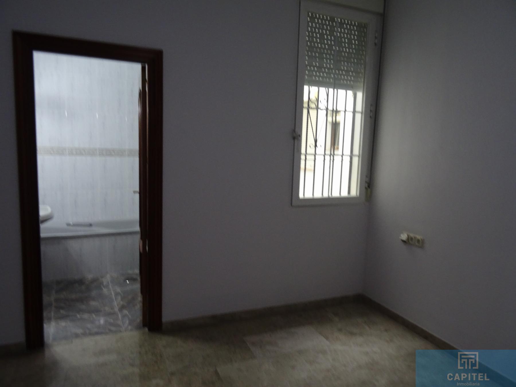 For sale of house in Córdoba