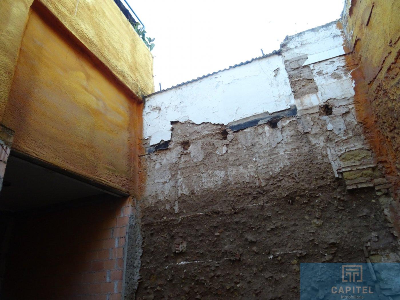 For sale of house in Córdoba