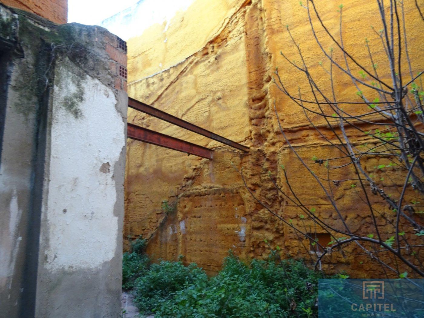 For sale of house in Córdoba