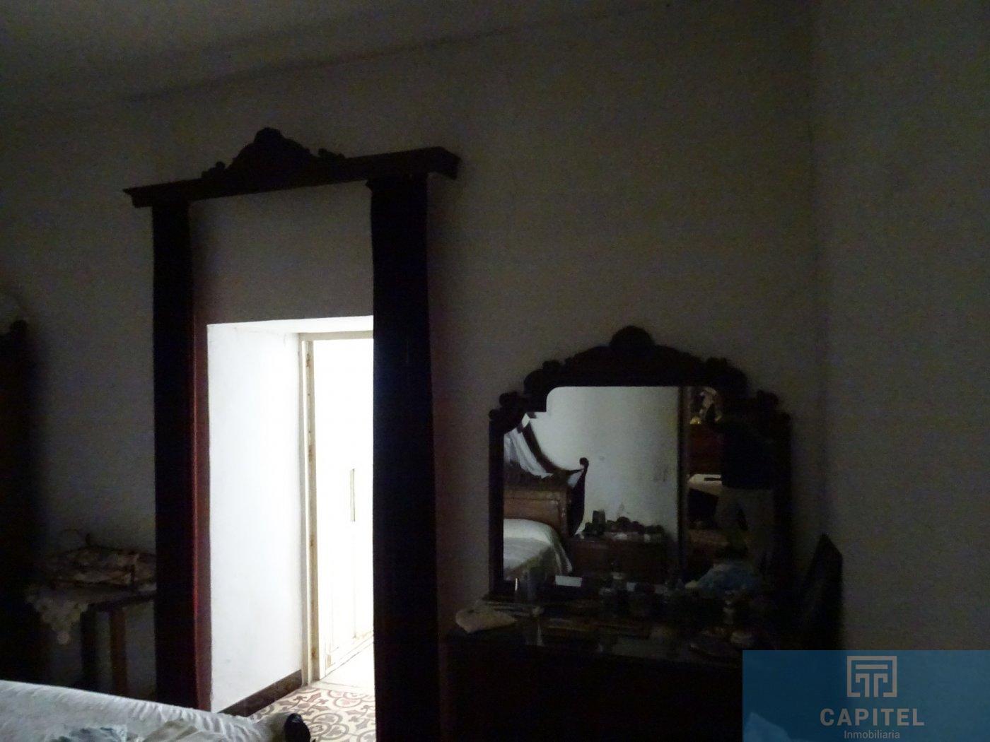 For sale of house in Córdoba