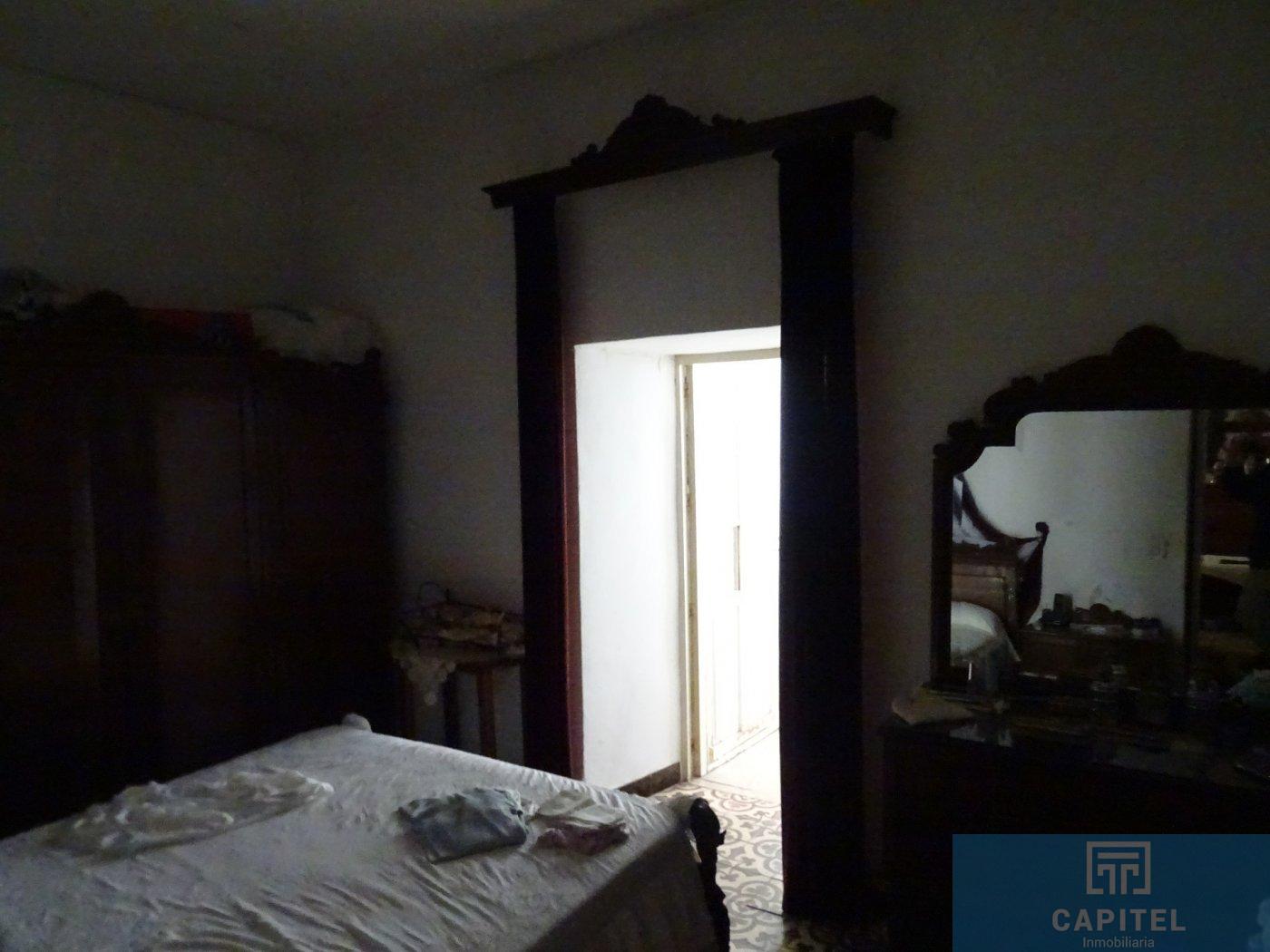 For sale of house in Córdoba