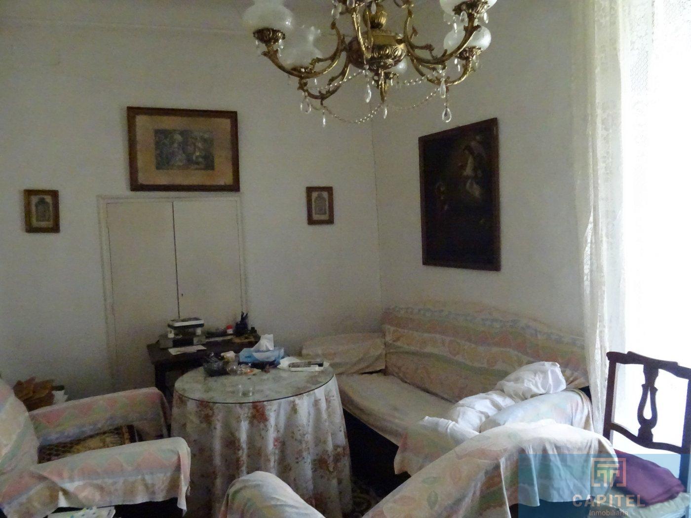 For sale of house in Córdoba