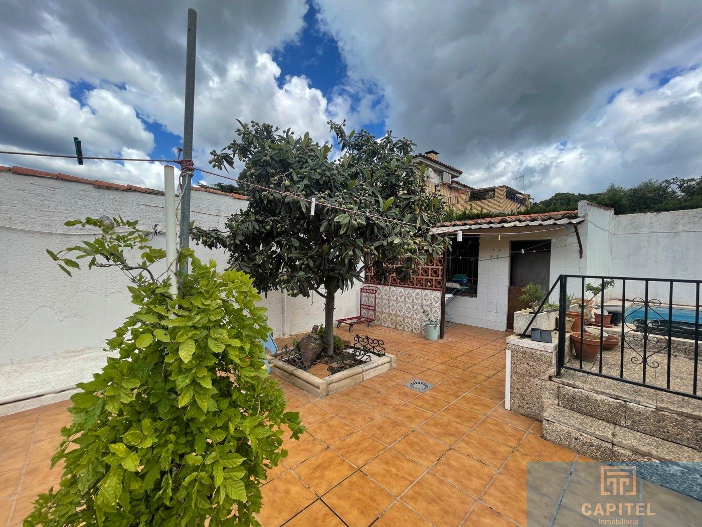 For sale of chalet in Córdoba