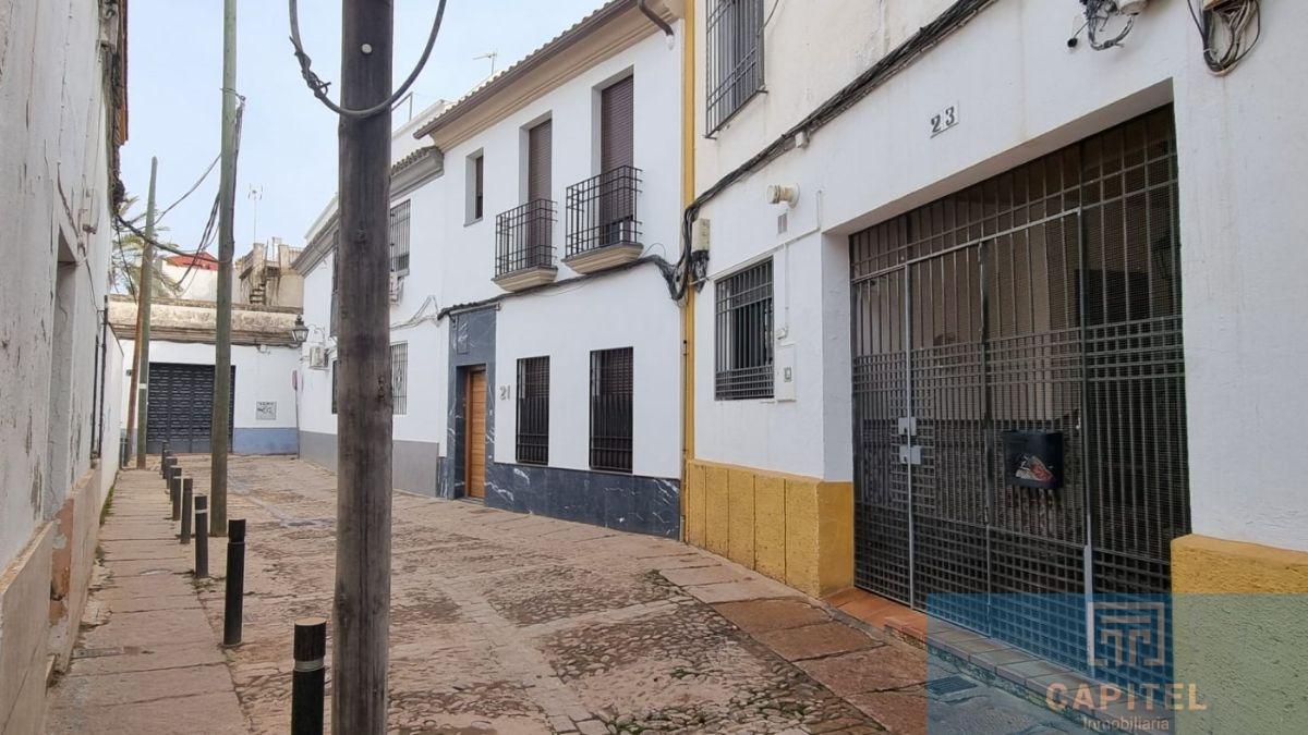 For sale of flat in Córdoba