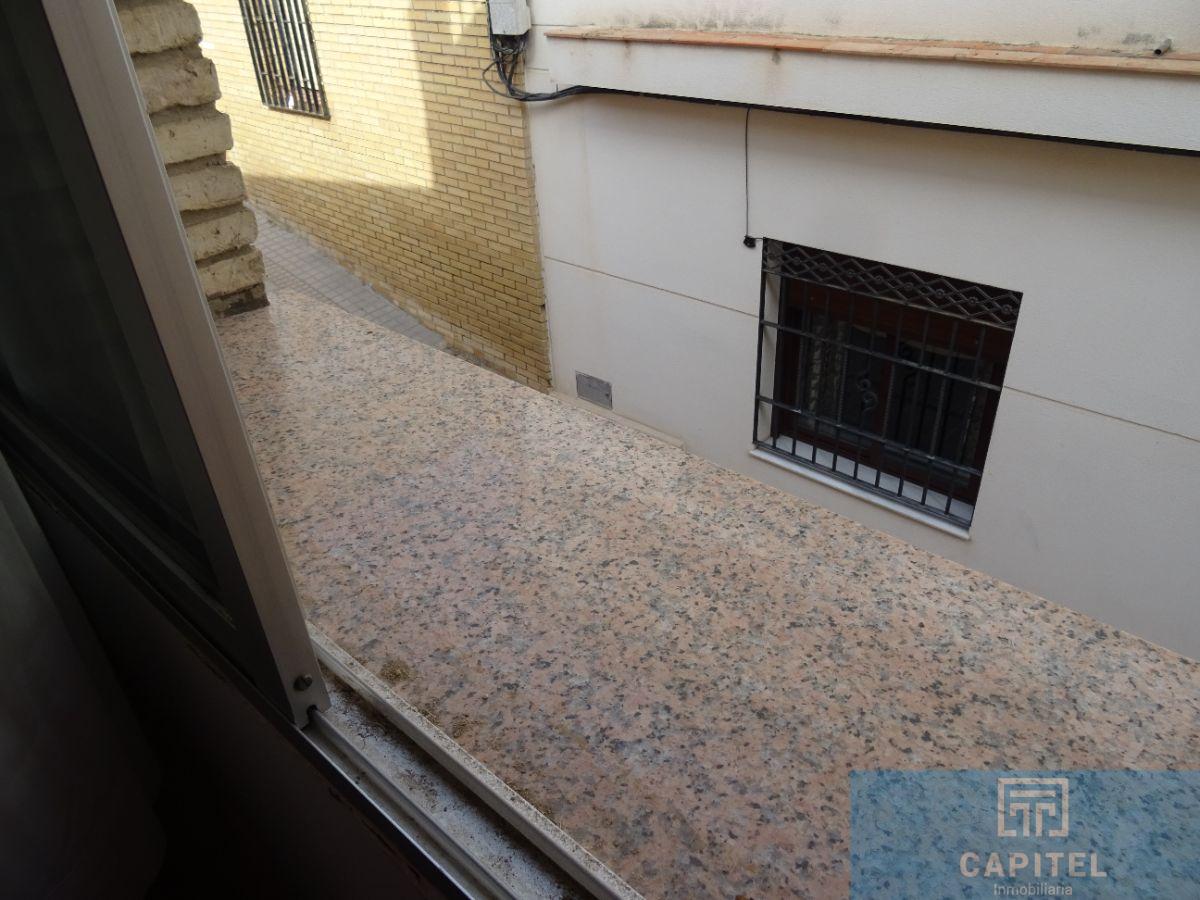 For sale of house in Guadalcázar