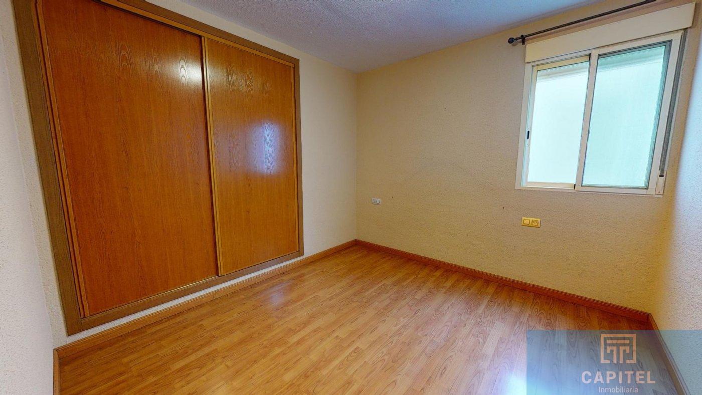 For sale of flat in Córdoba