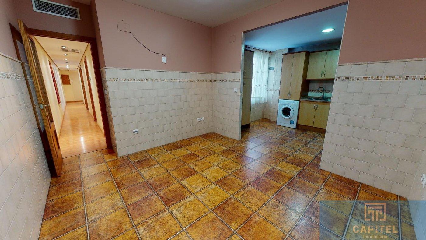 For sale of flat in Córdoba