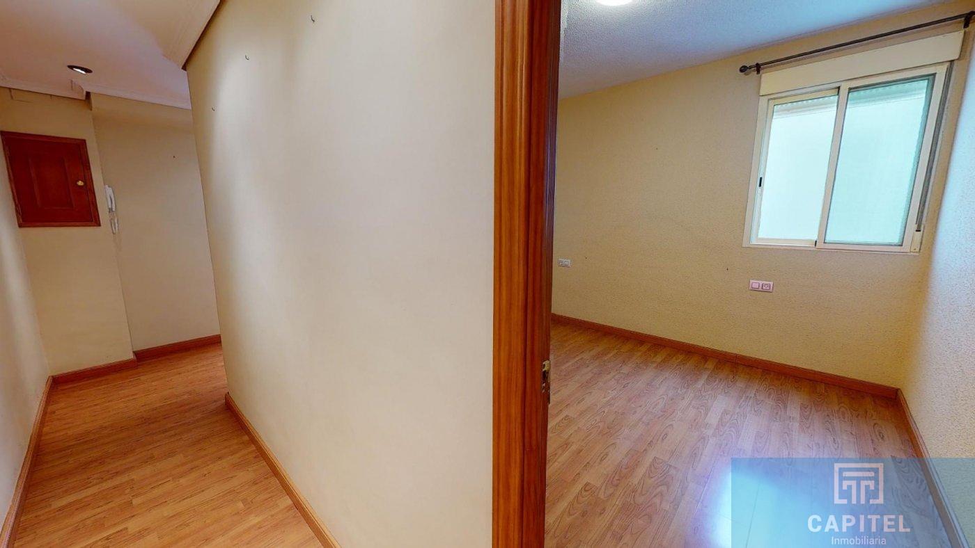 For sale of flat in Córdoba