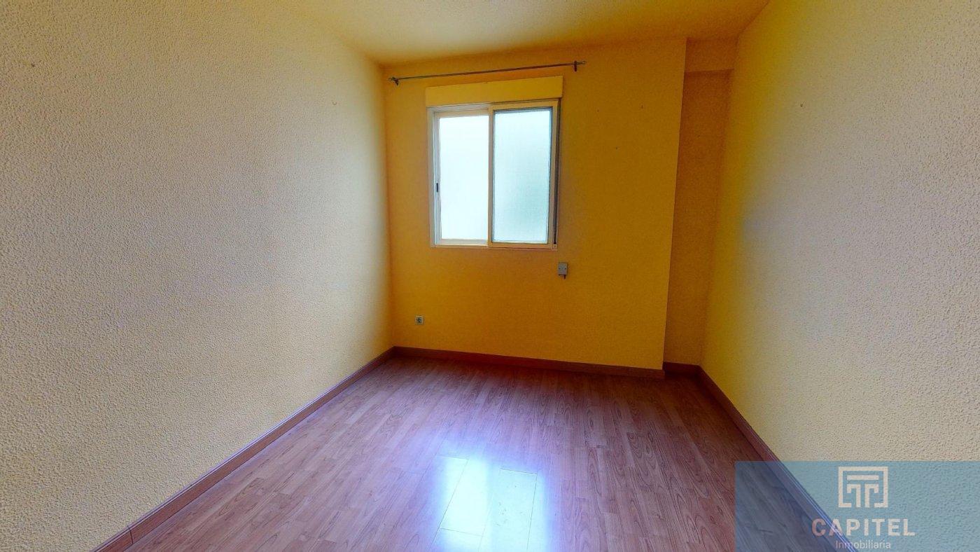 For sale of flat in Córdoba