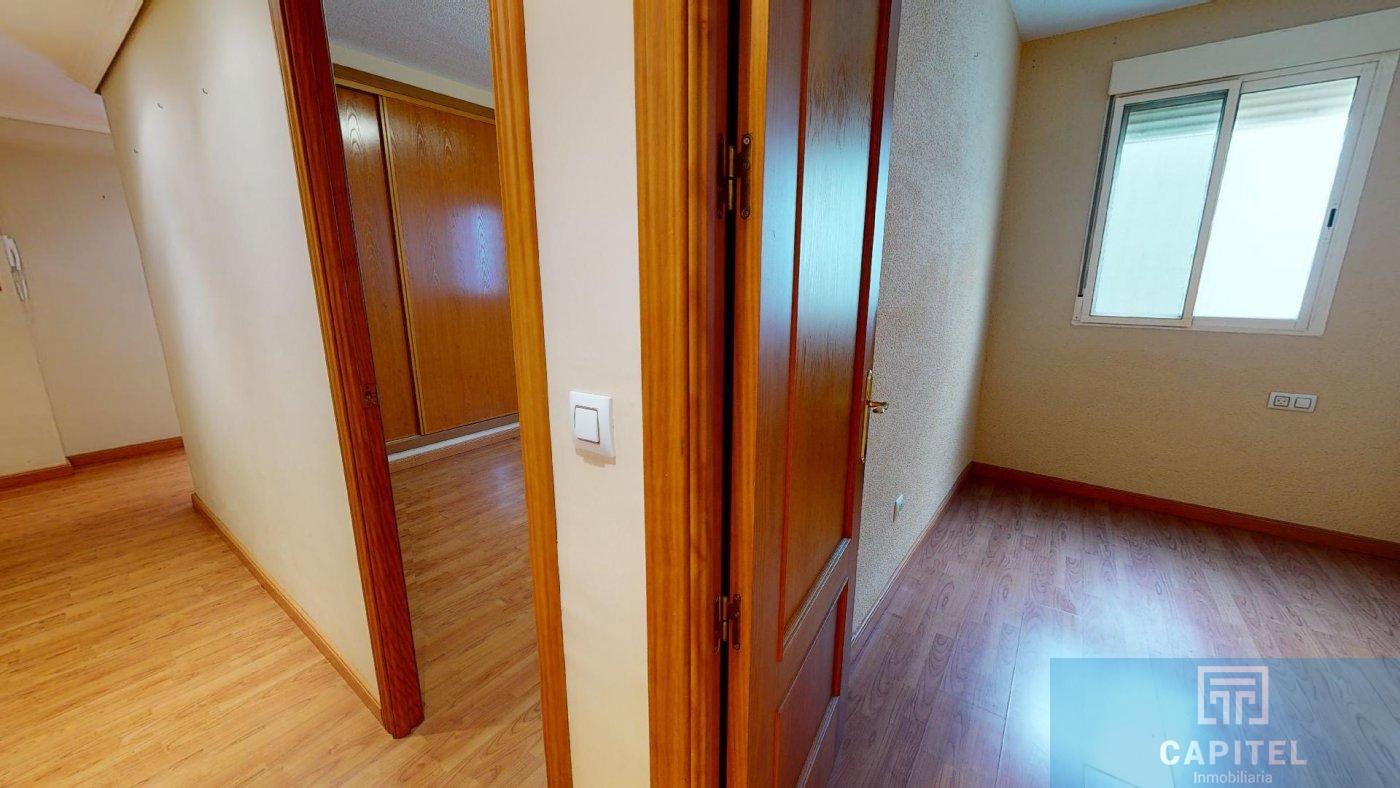 For sale of flat in Córdoba