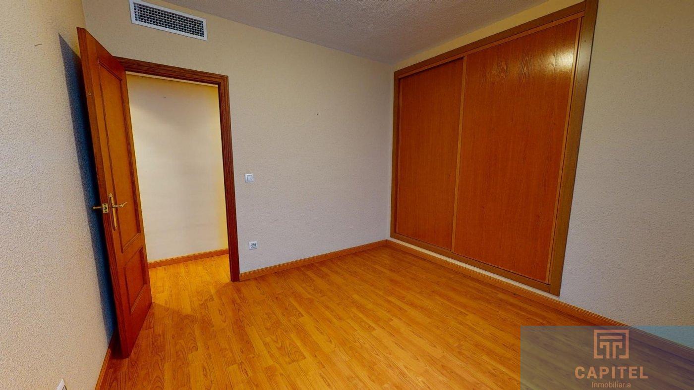 For sale of flat in Córdoba