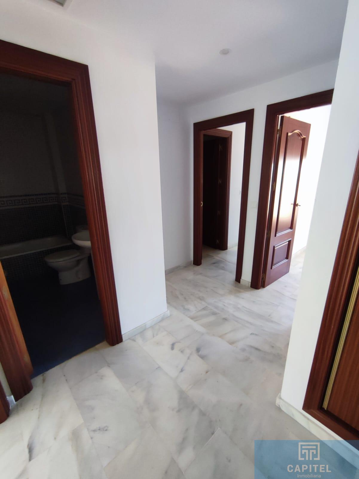 For sale of house in Córdoba
