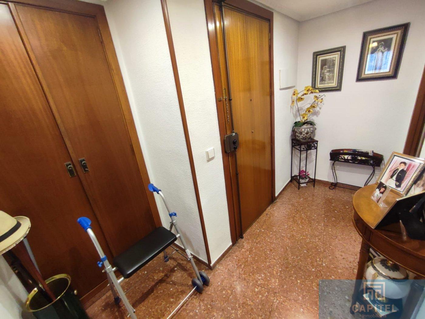 For sale of flat in Córdoba