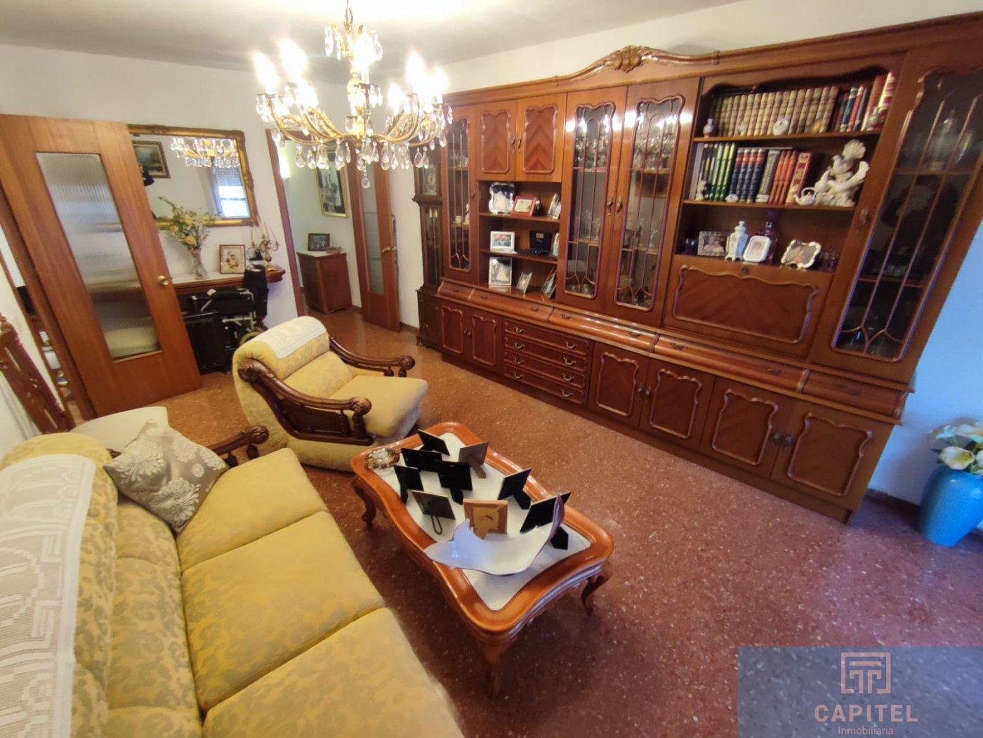 For sale of flat in Córdoba