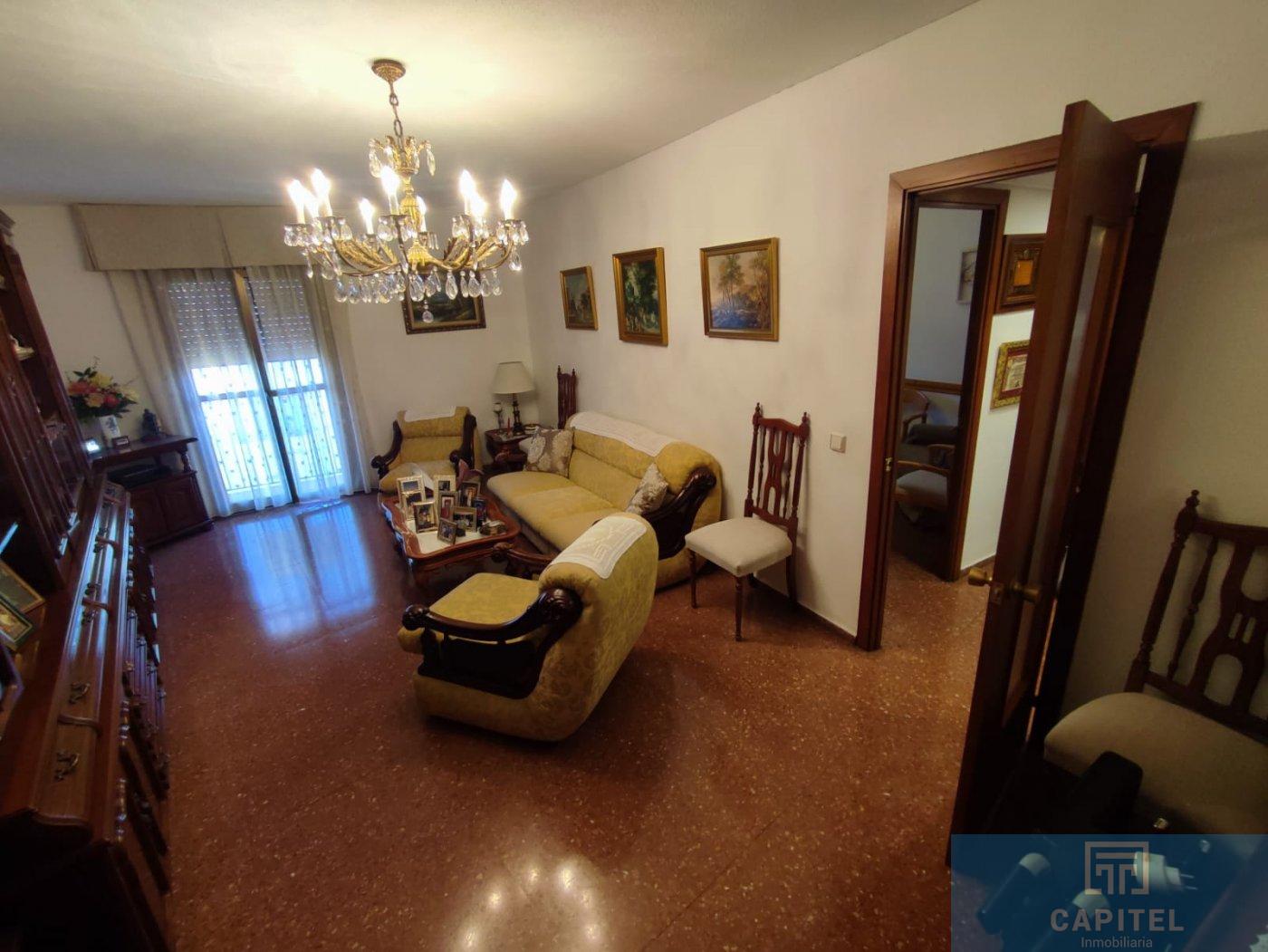 For sale of flat in Córdoba