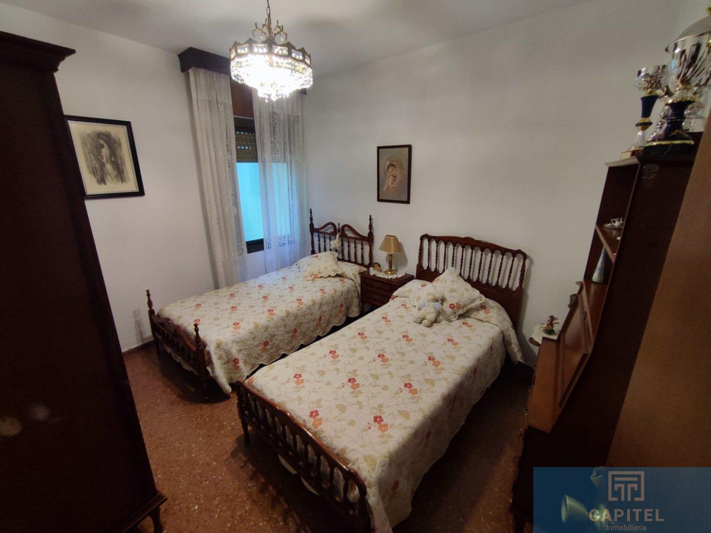 For sale of flat in Córdoba