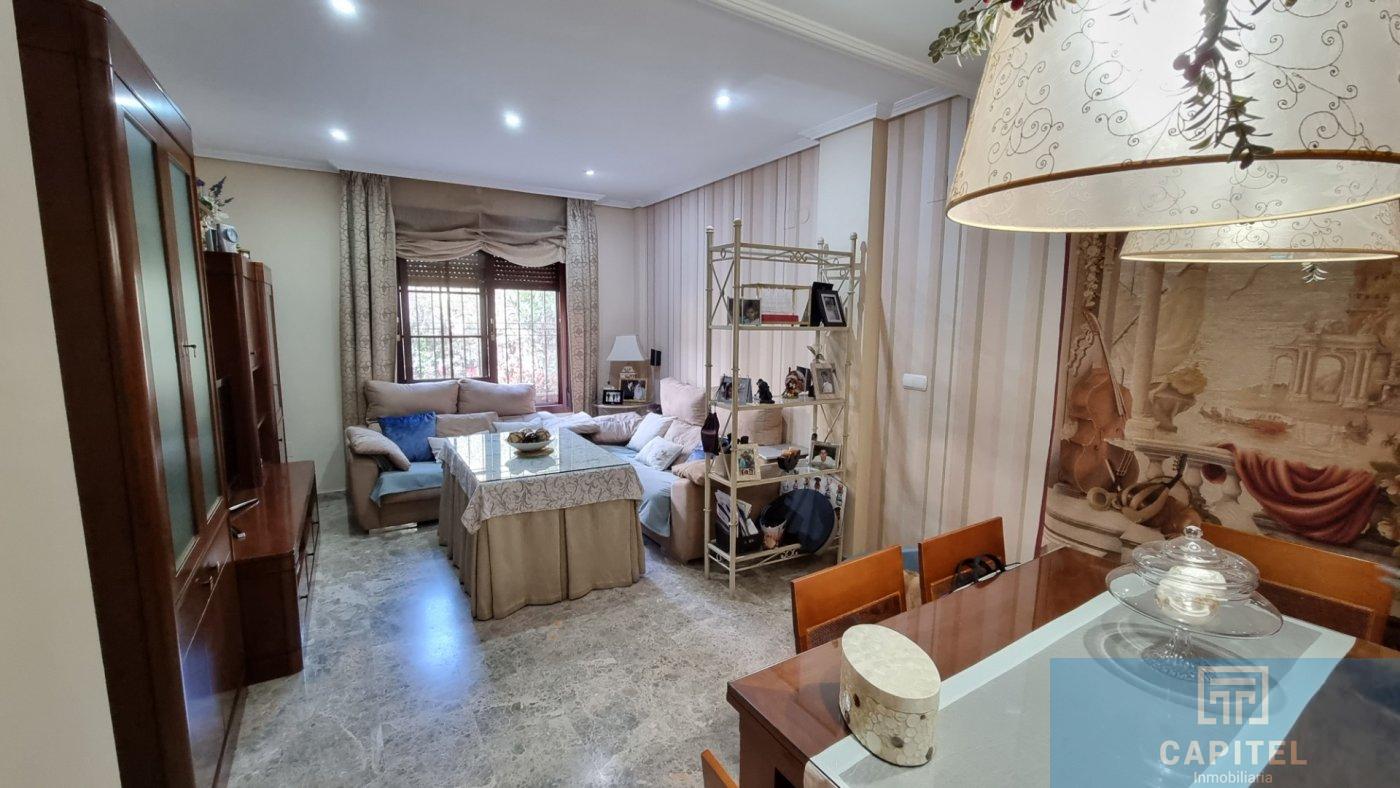 For sale of house in Córdoba