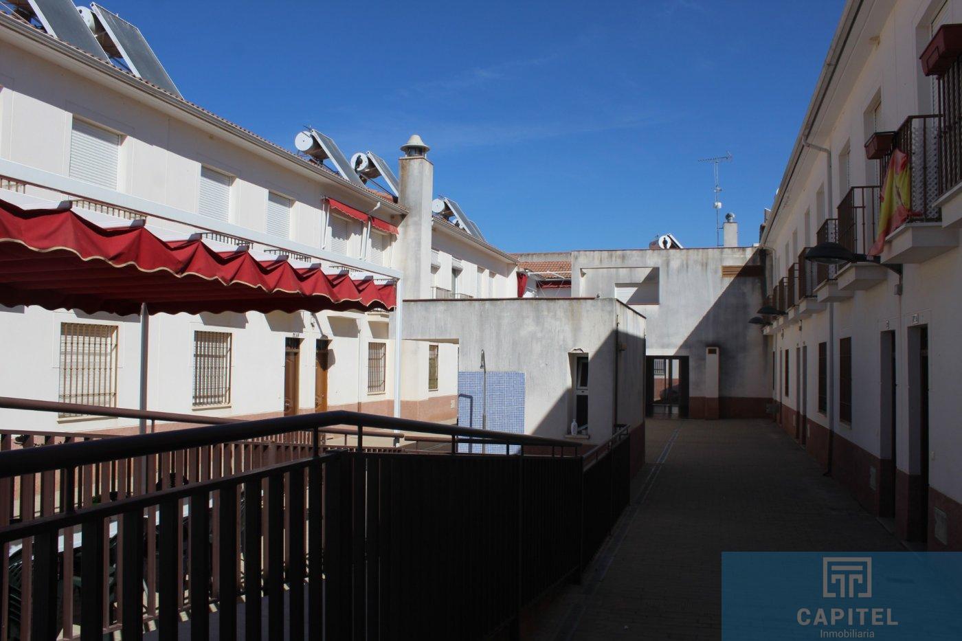 For sale of duplex in Córdoba
