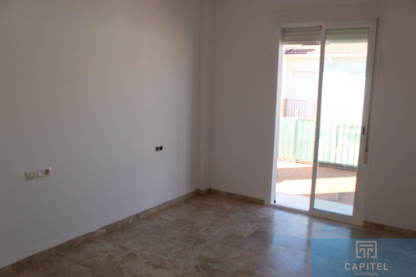 For sale of duplex in Córdoba