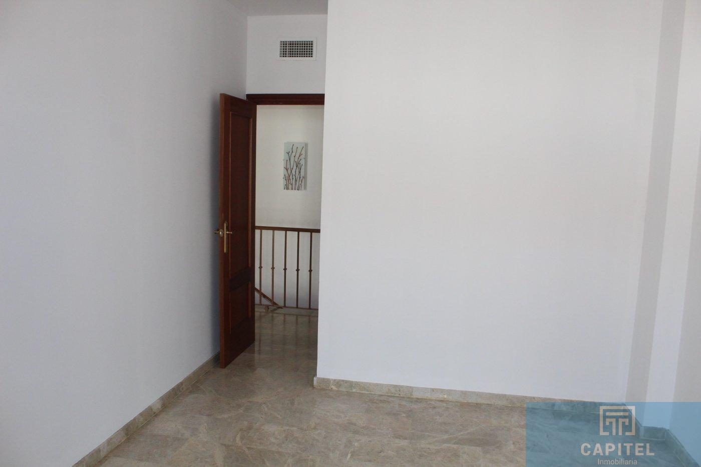 For sale of duplex in Córdoba
