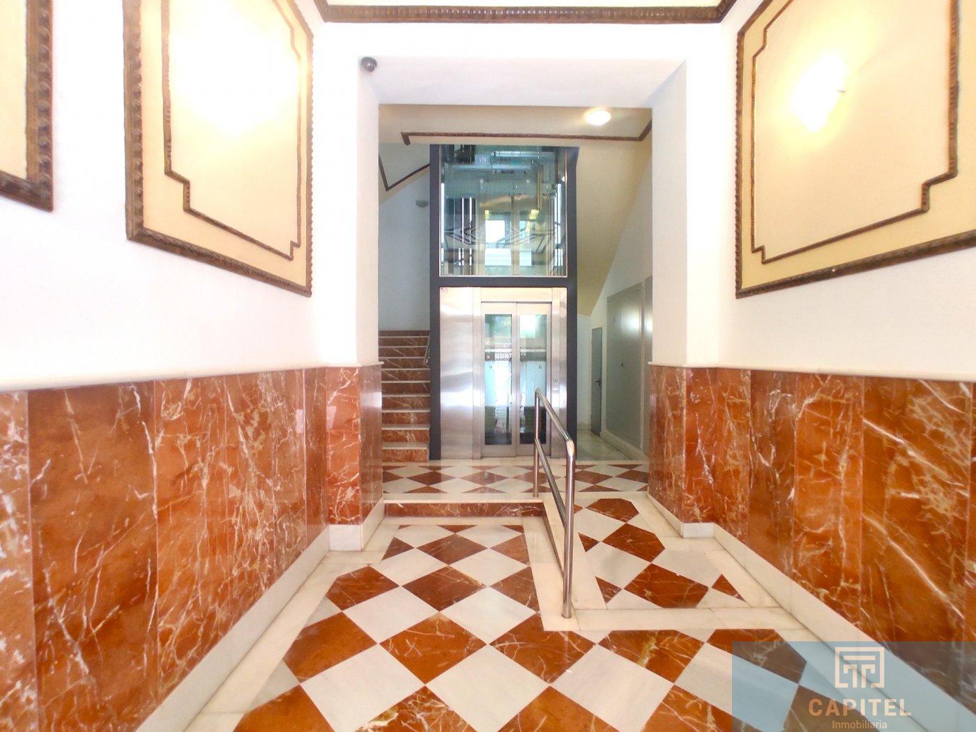 For sale of flat in Córdoba