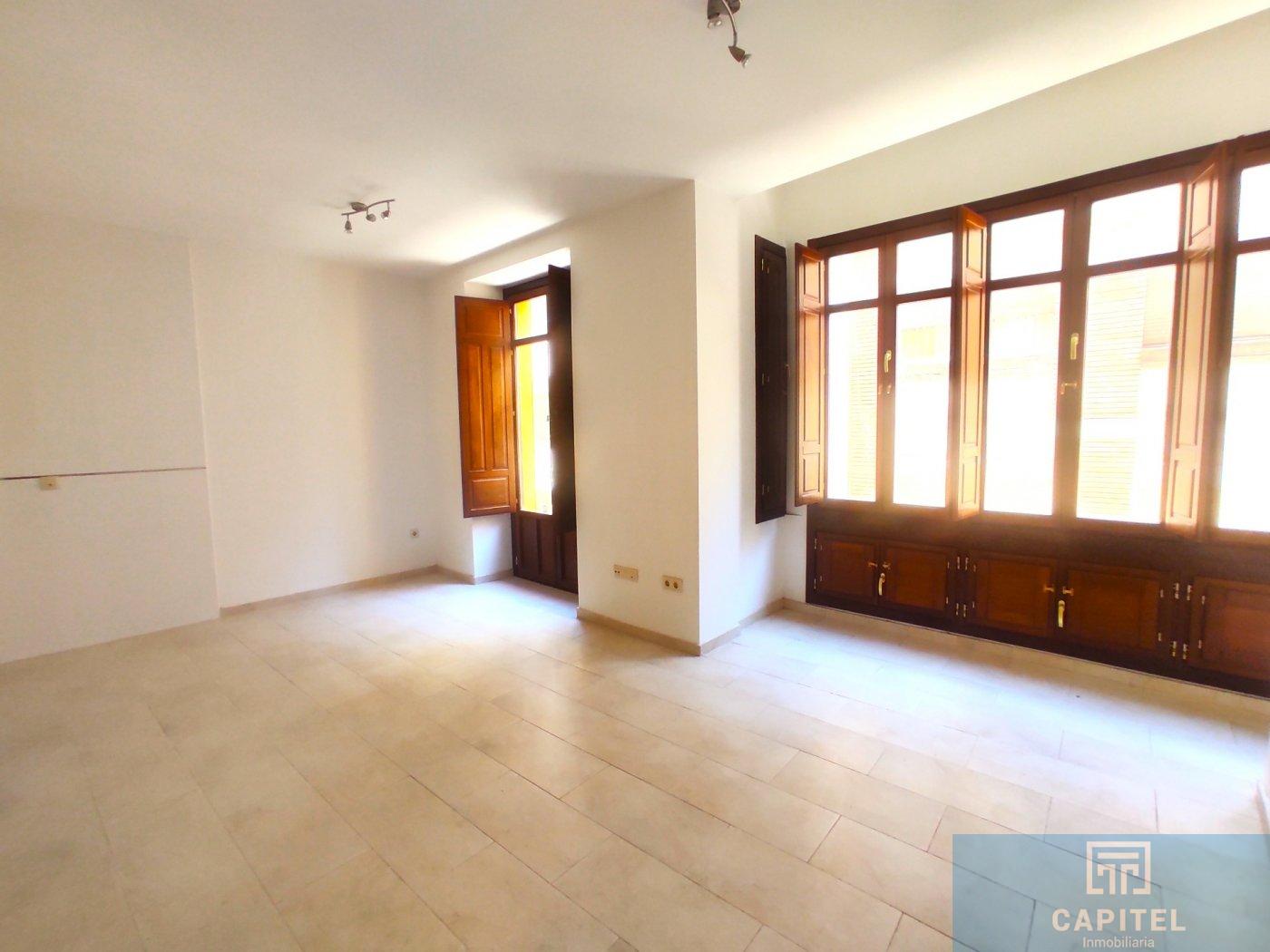 For sale of flat in Córdoba