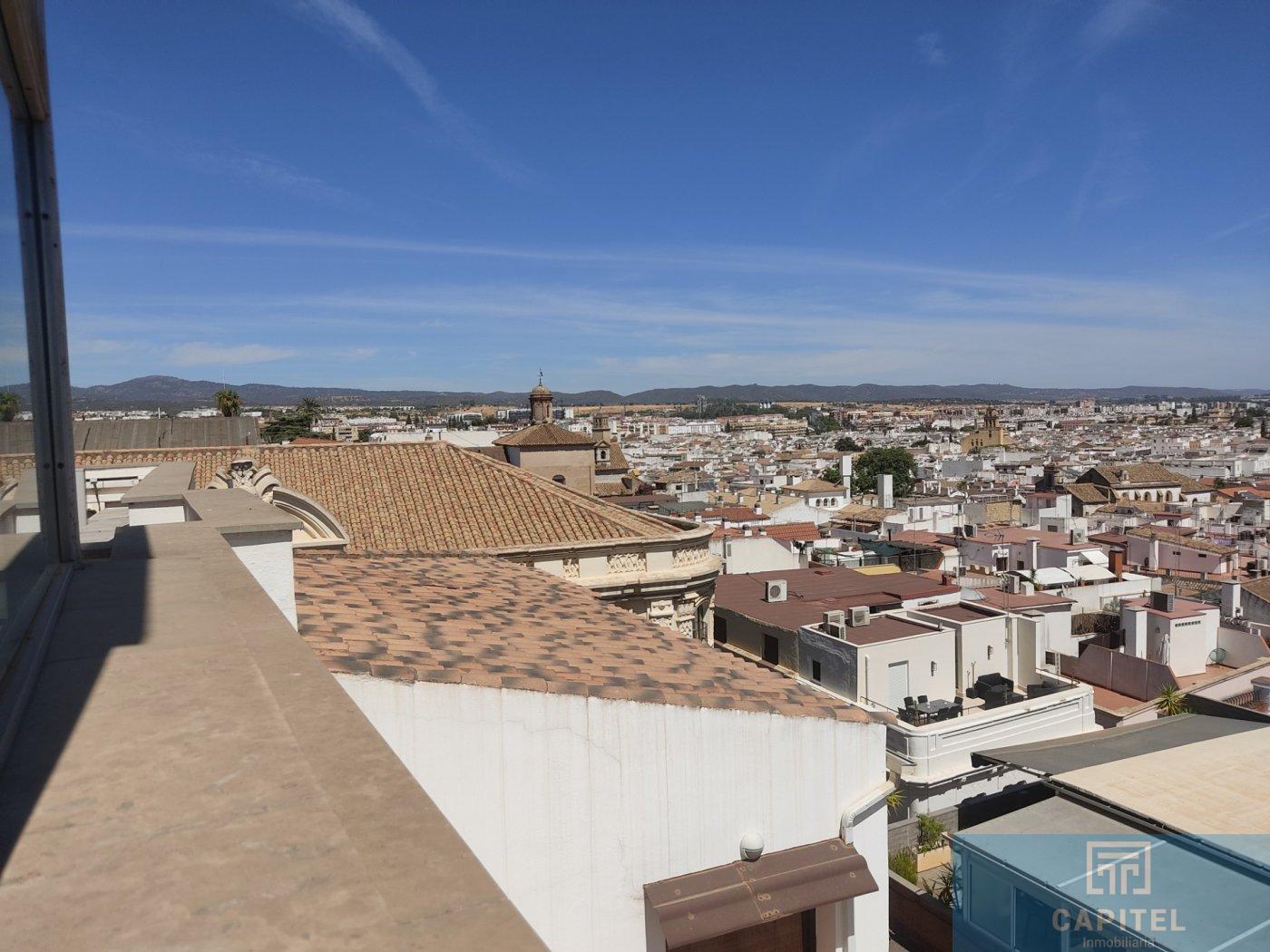 For sale of flat in Córdoba