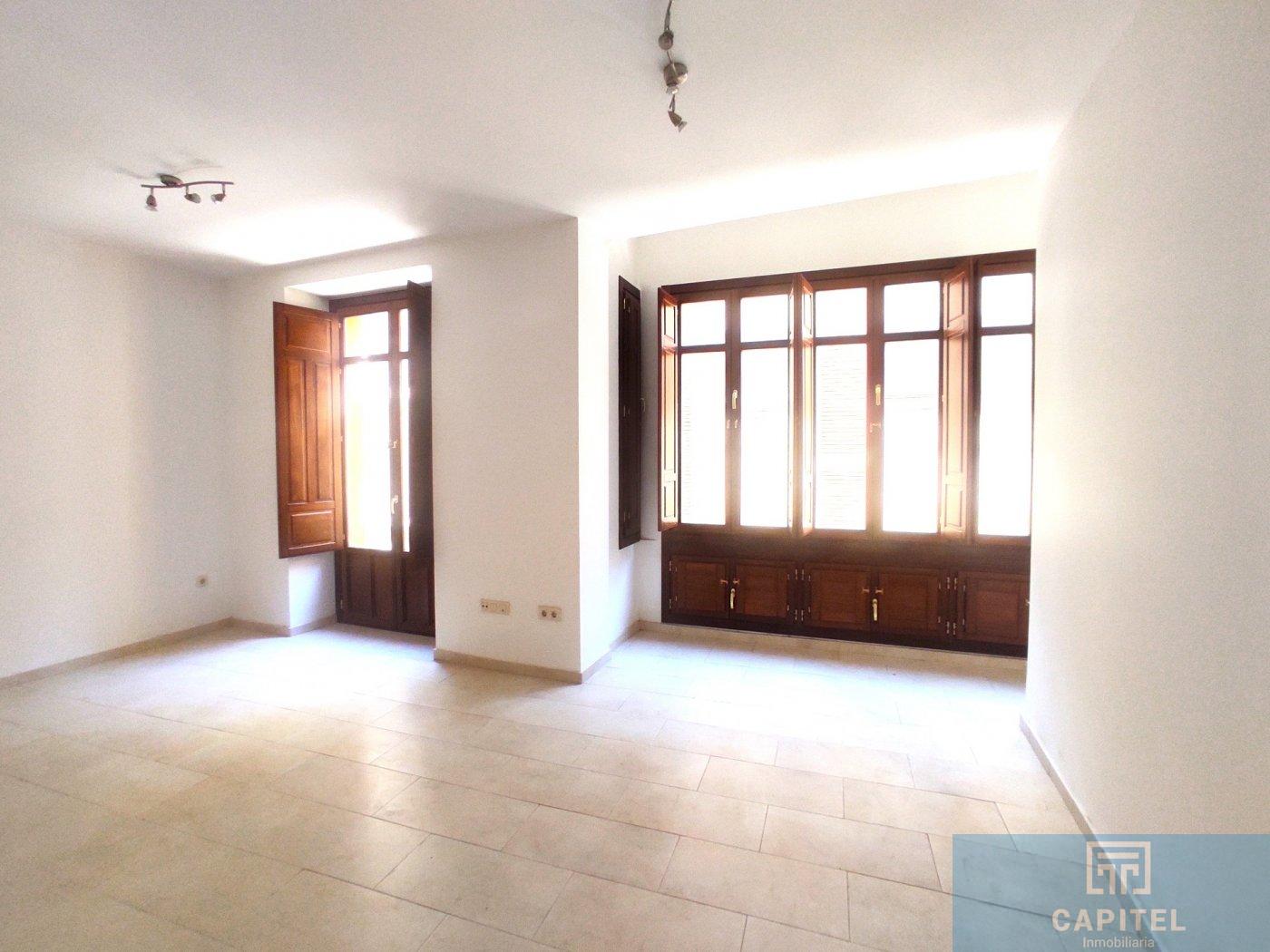 For sale of flat in Córdoba
