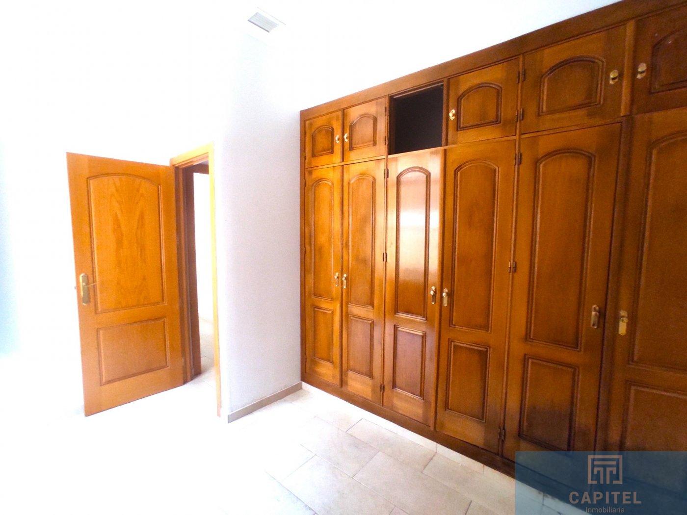 For sale of flat in Córdoba