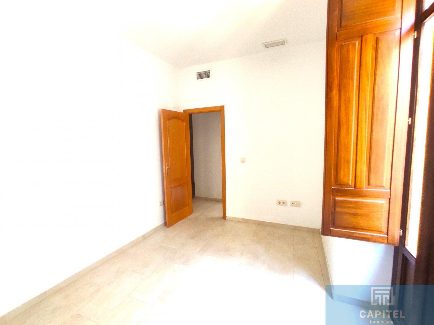 For sale of flat in Córdoba