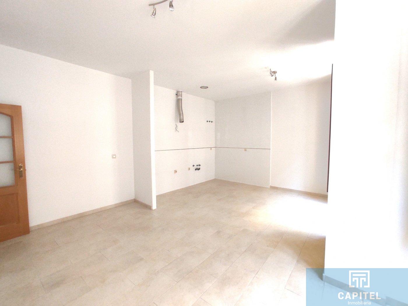 For sale of flat in Córdoba