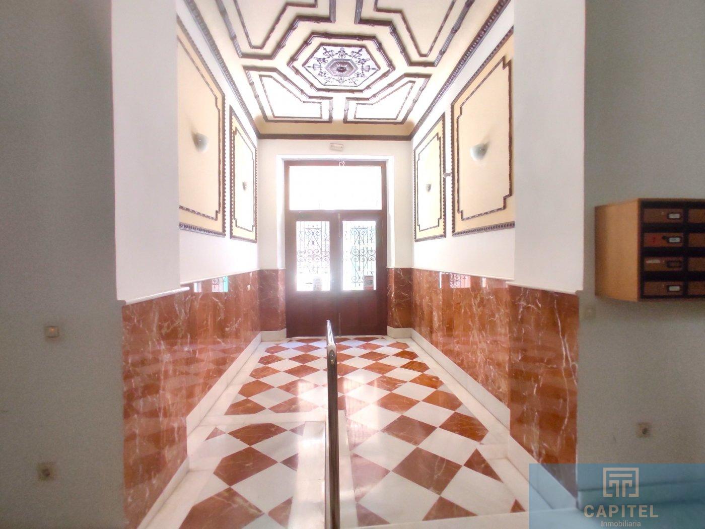 For sale of flat in Córdoba
