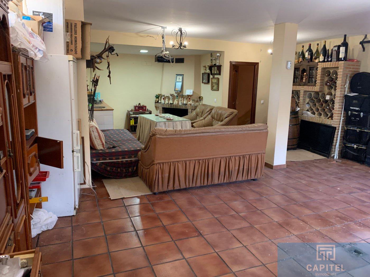 For sale of chalet in Córdoba