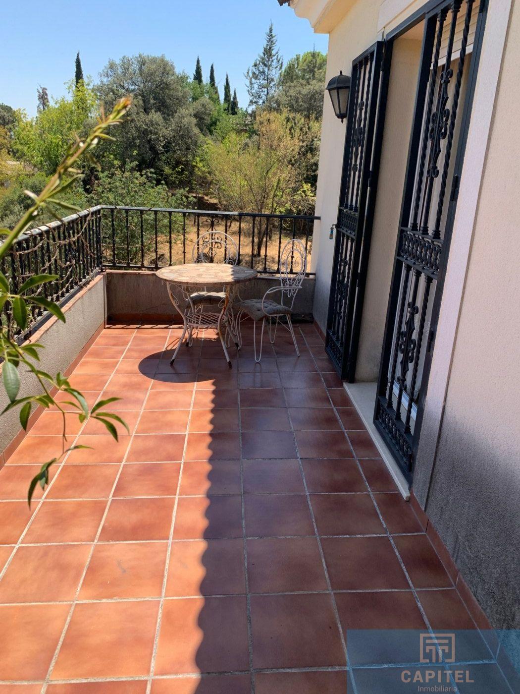 For sale of chalet in Córdoba