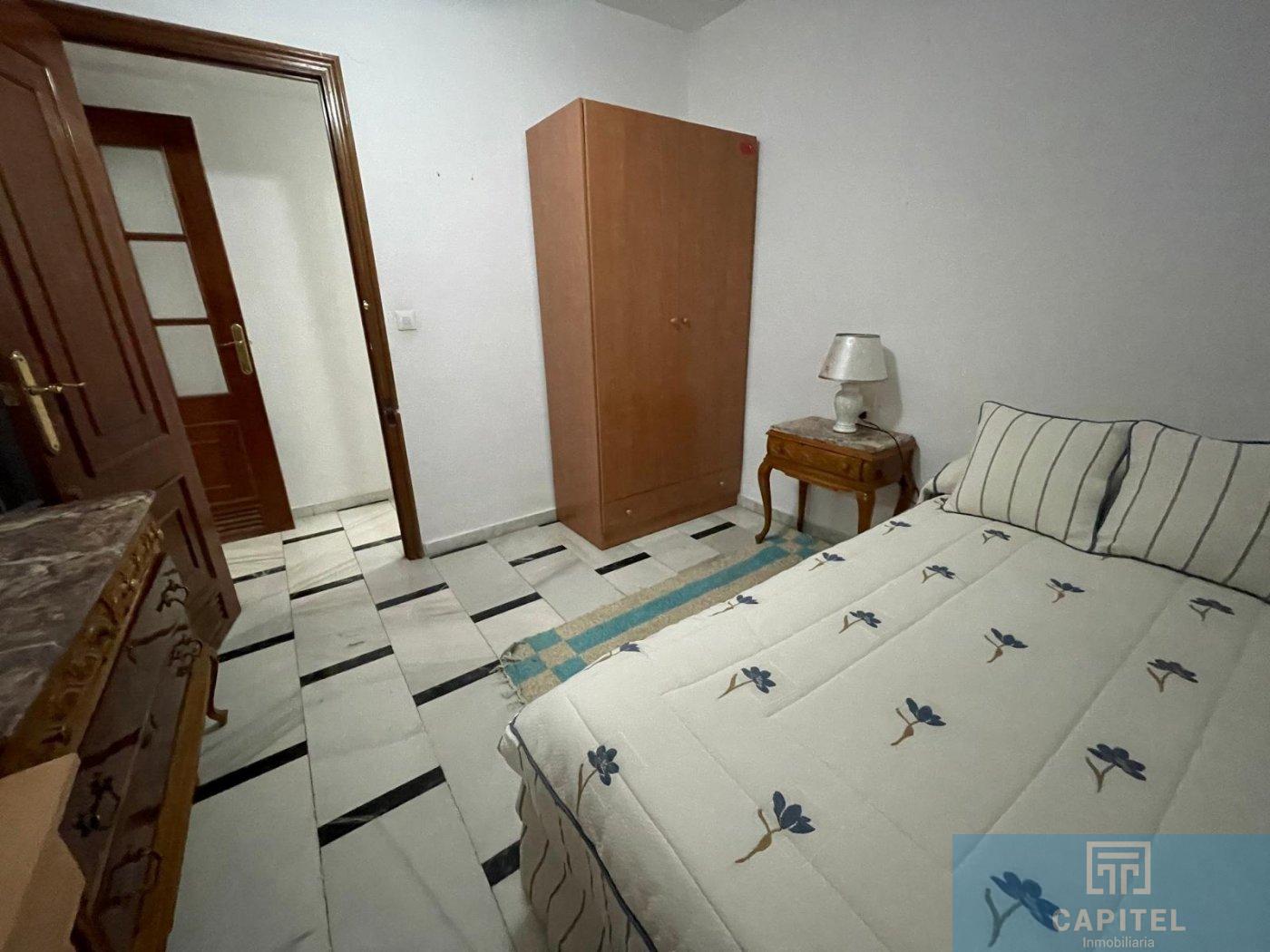 For sale of flat in Córdoba