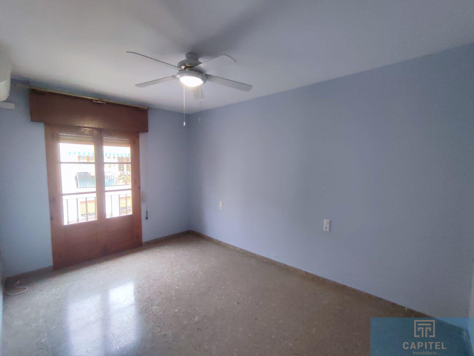 For sale of flat in Córdoba