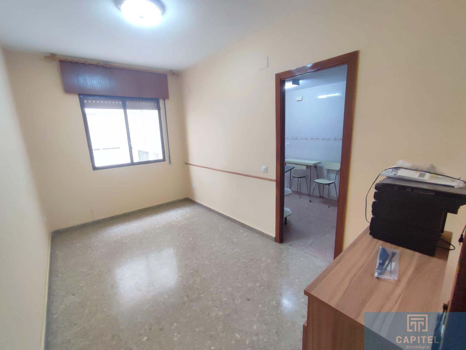 For sale of flat in Córdoba