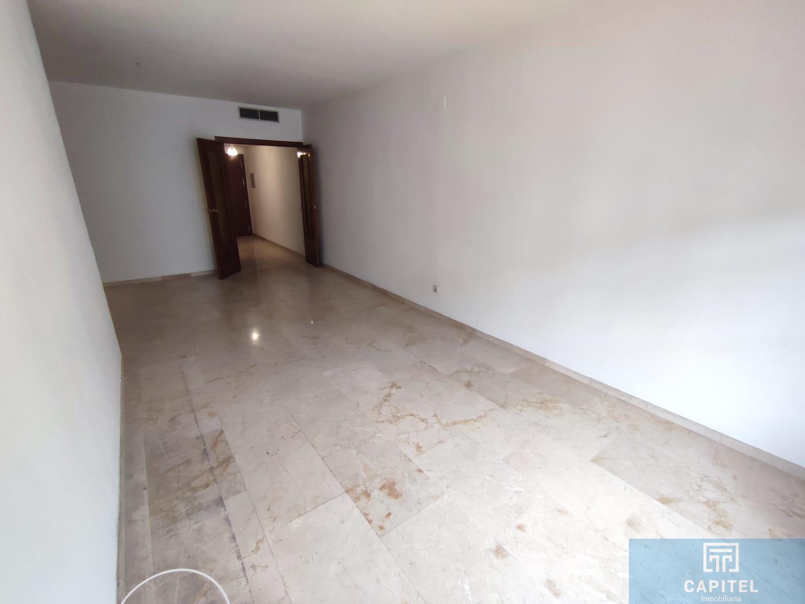For sale of flat in Córdoba