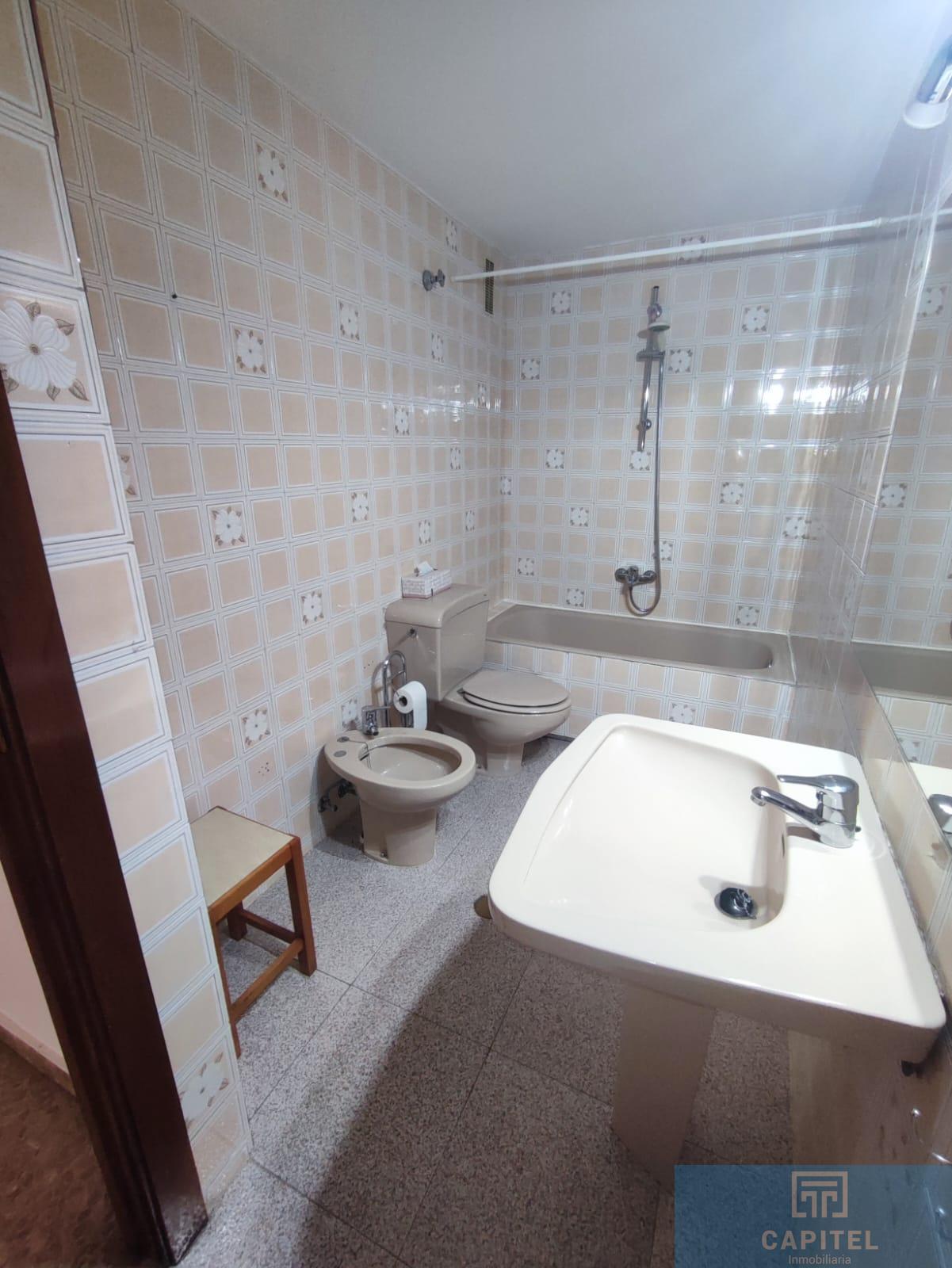 For sale of flat in Córdoba