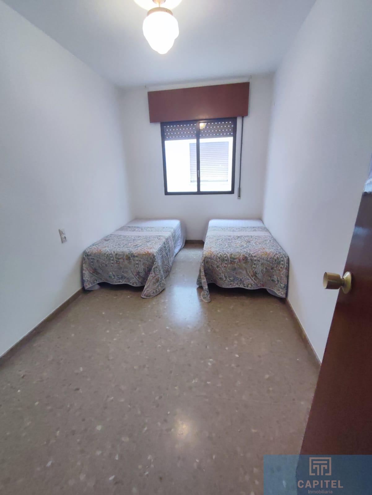 For sale of flat in Córdoba