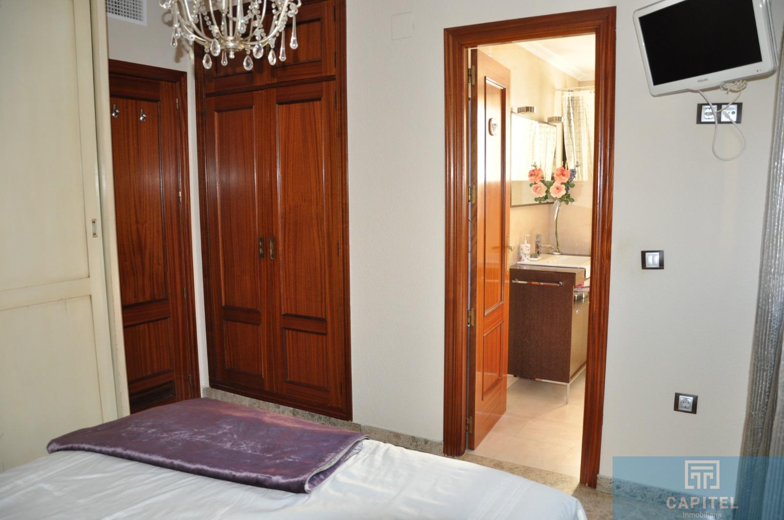 For sale of flat in Córdoba