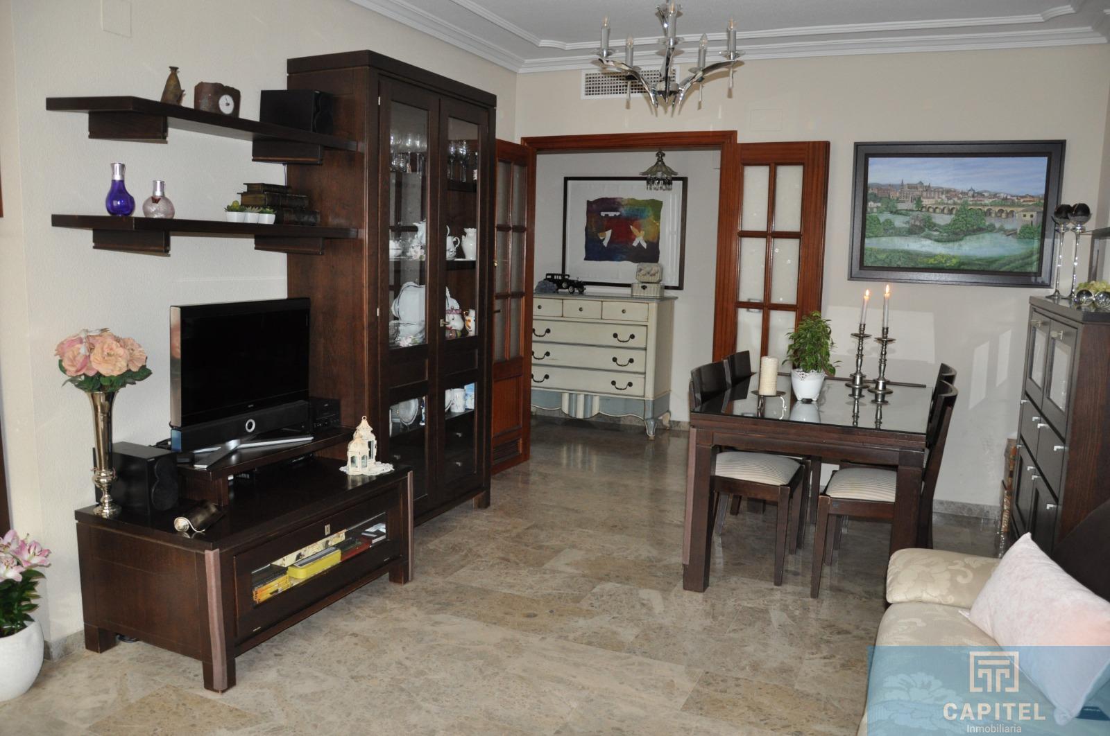 For sale of flat in Córdoba