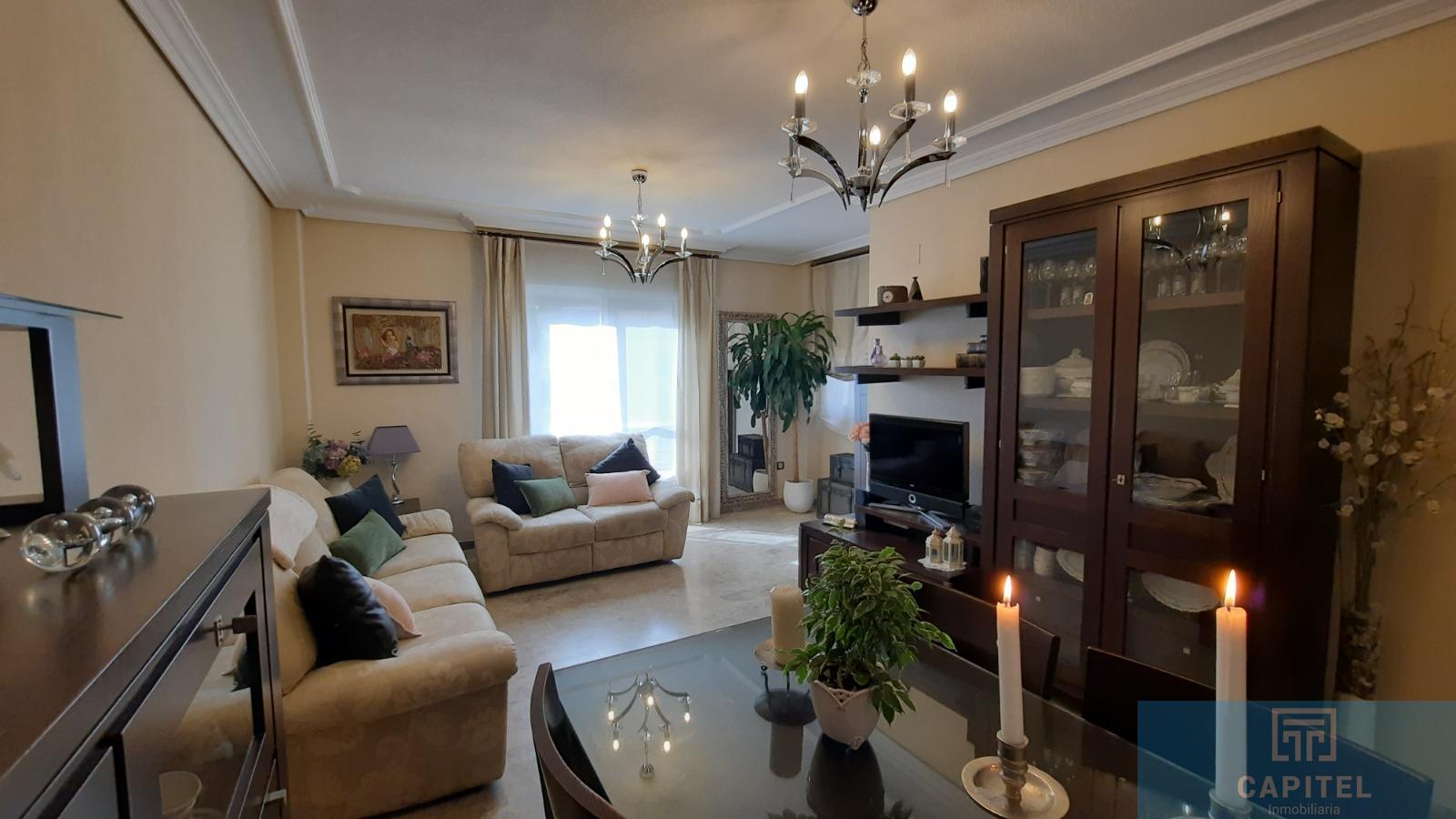 For sale of flat in Córdoba