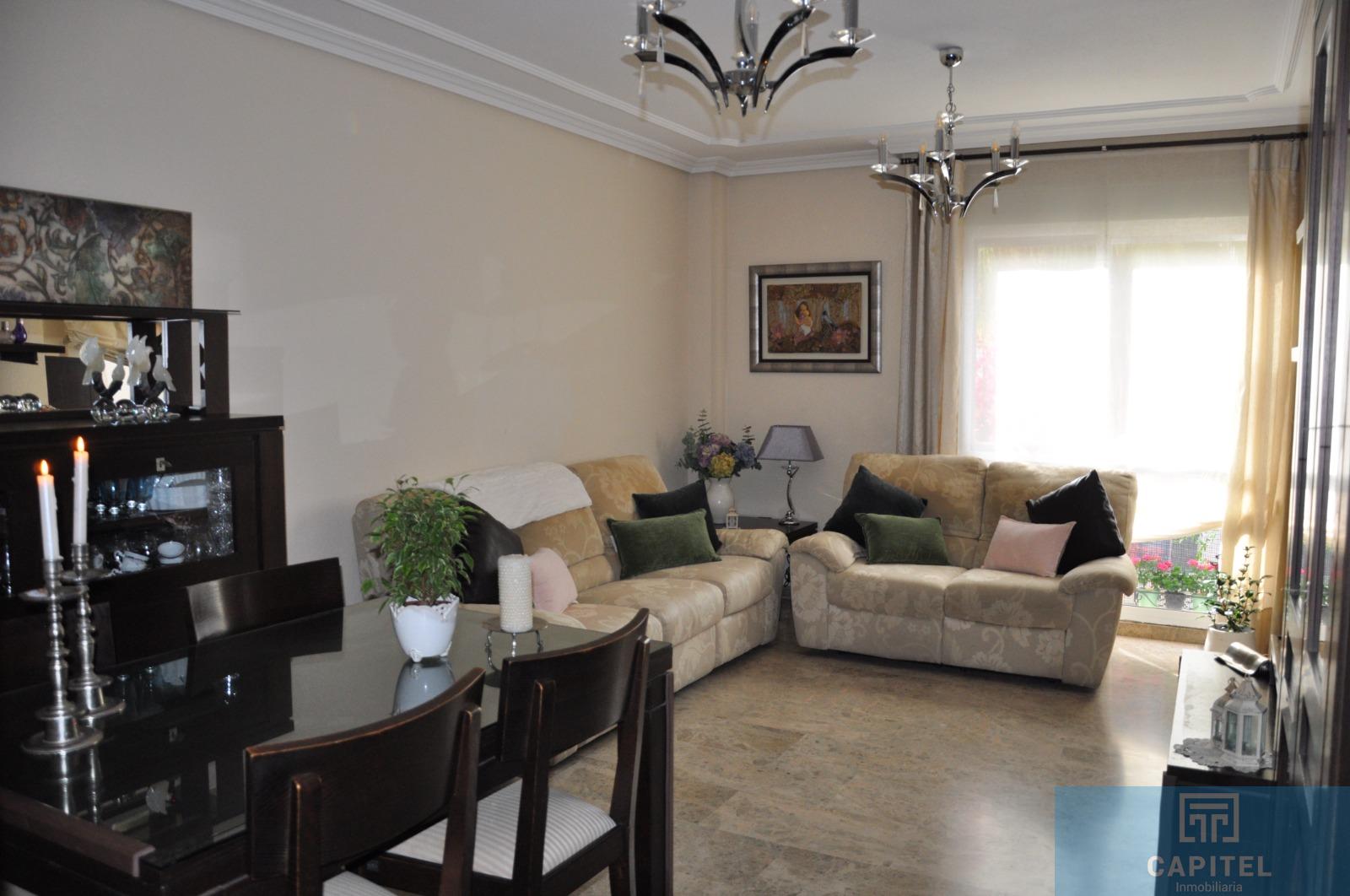 For sale of flat in Córdoba