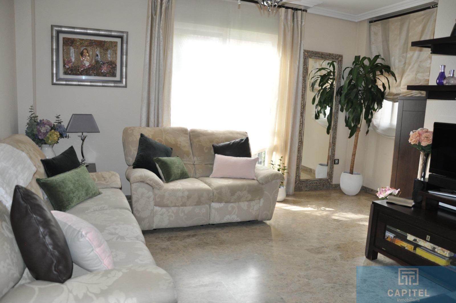 For sale of flat in Córdoba
