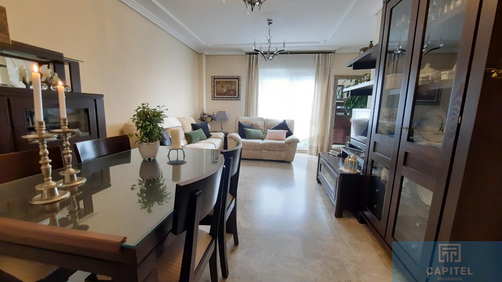 For sale of flat in Córdoba