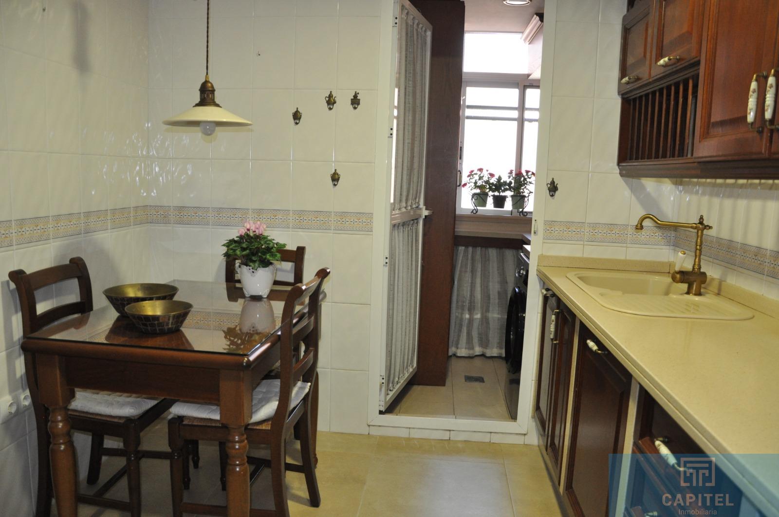 For sale of flat in Córdoba