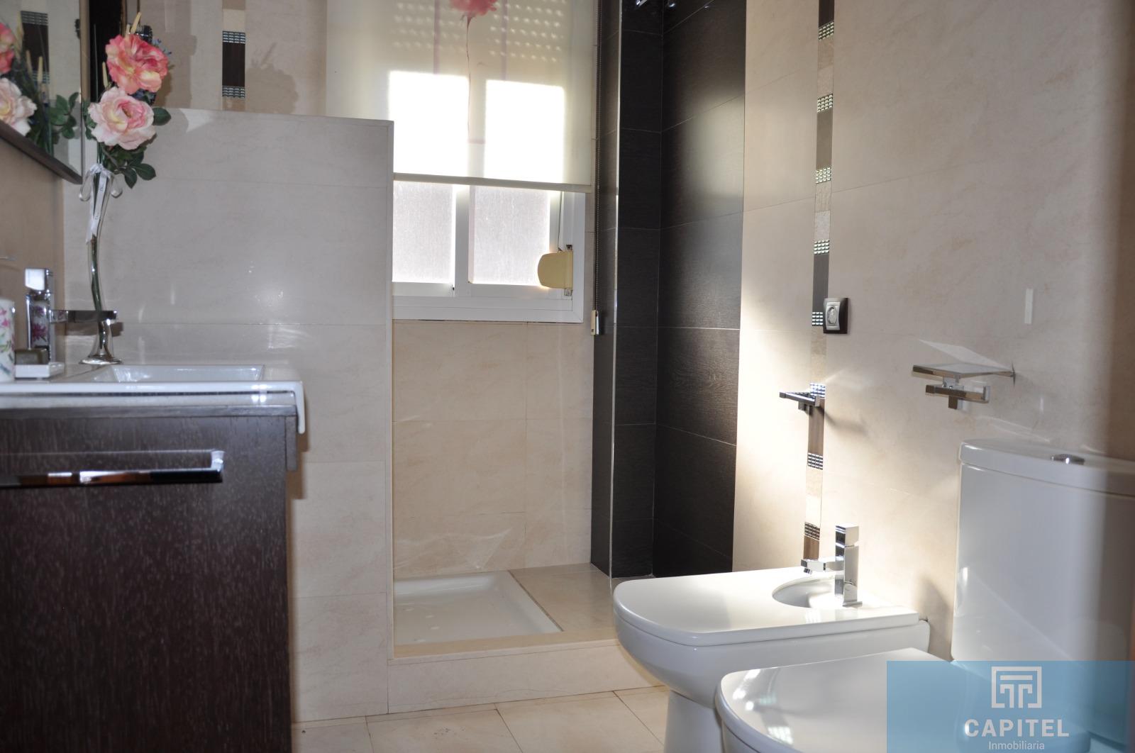 For sale of flat in Córdoba