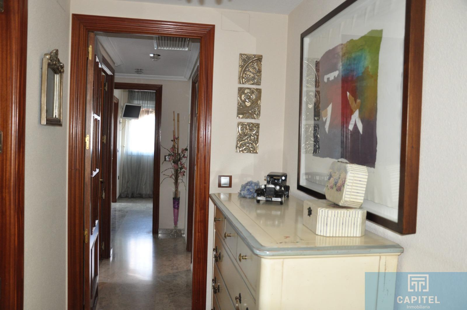 For sale of flat in Córdoba