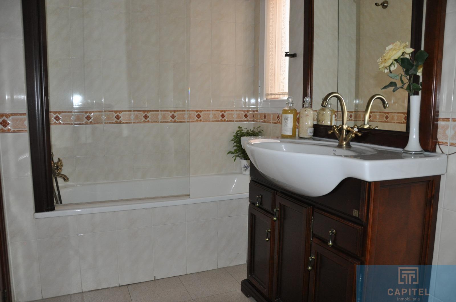 For sale of flat in Córdoba